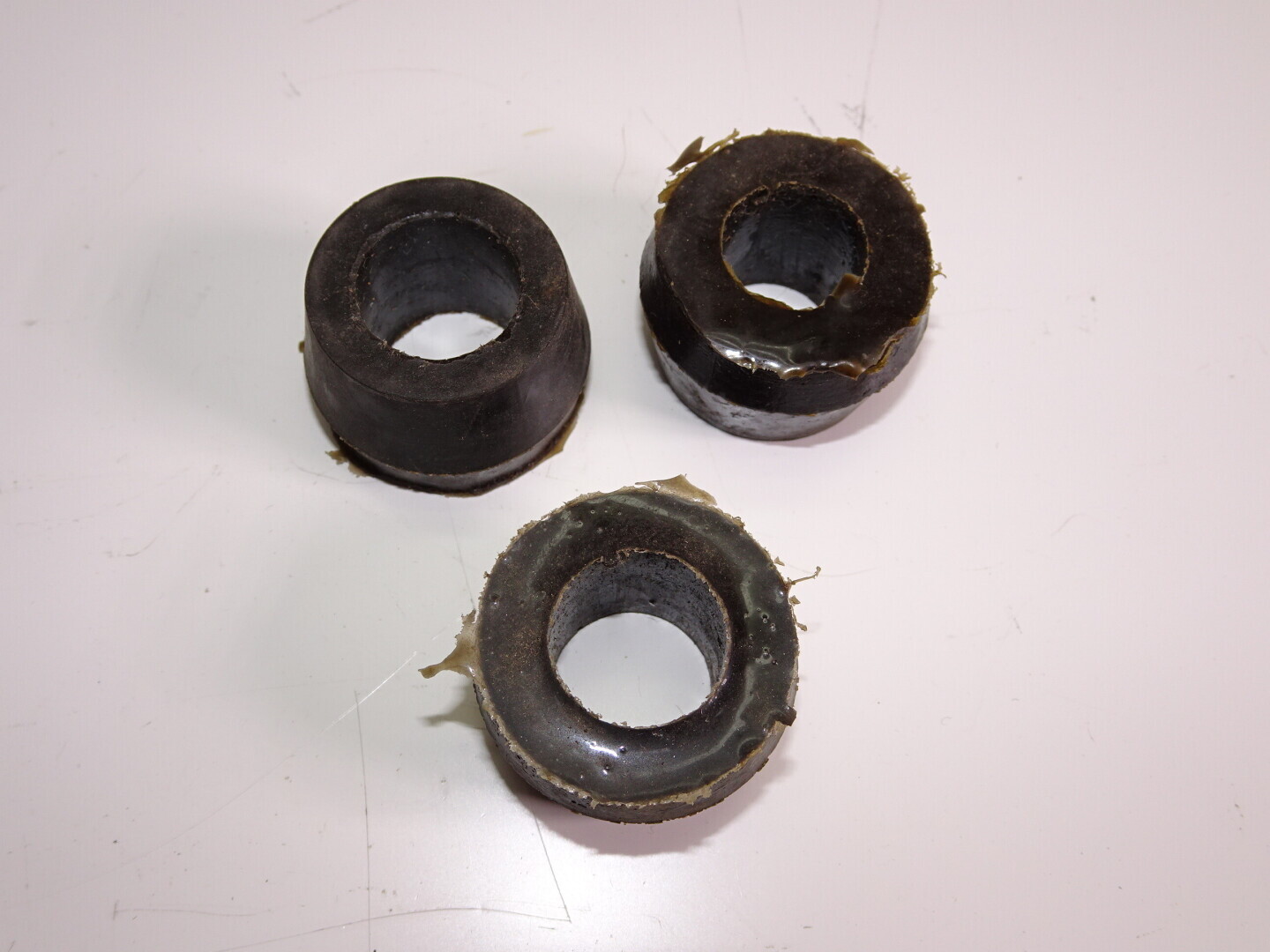 Rubber , schokbreker bevestiging