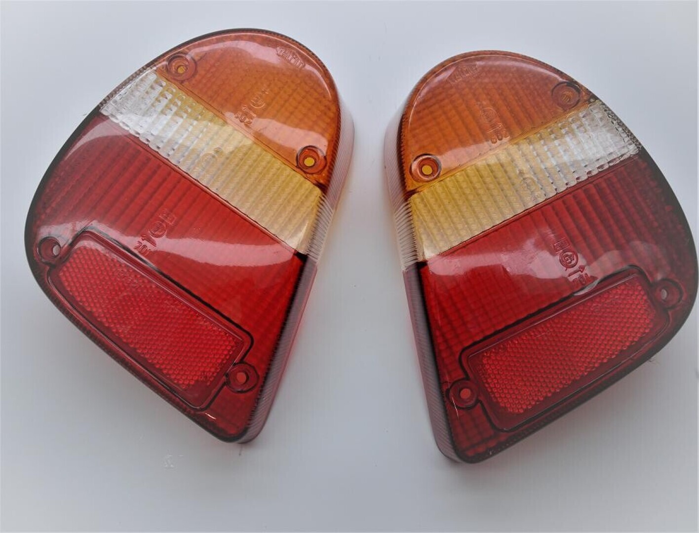 Achterlichtglas links