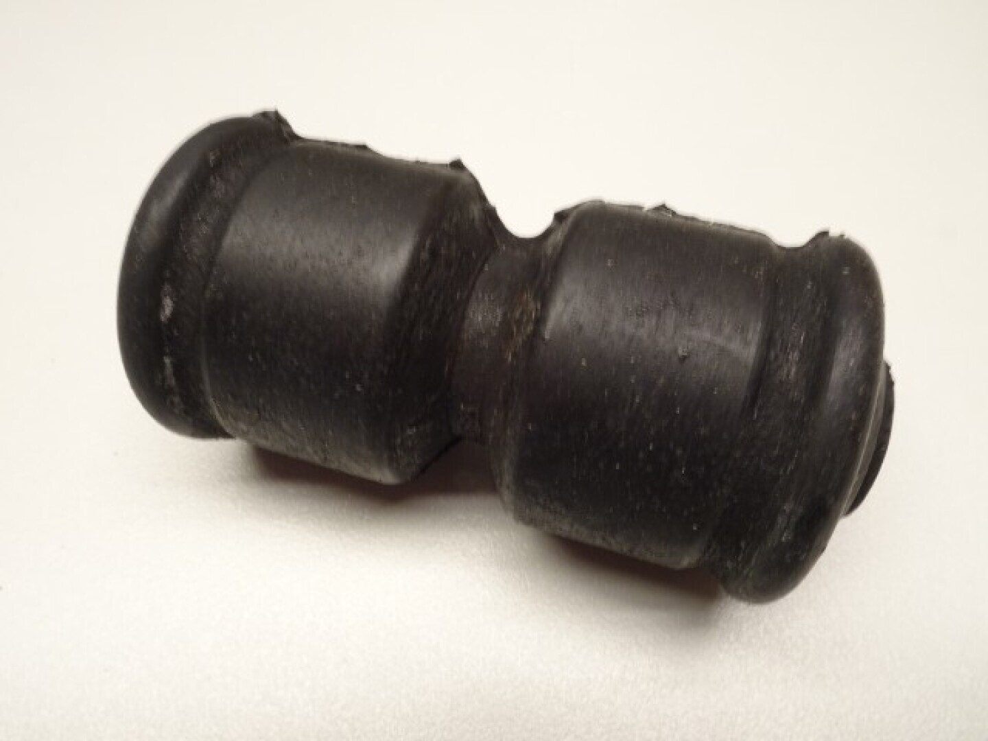 Bus voor veer links achter Saab 900 classic