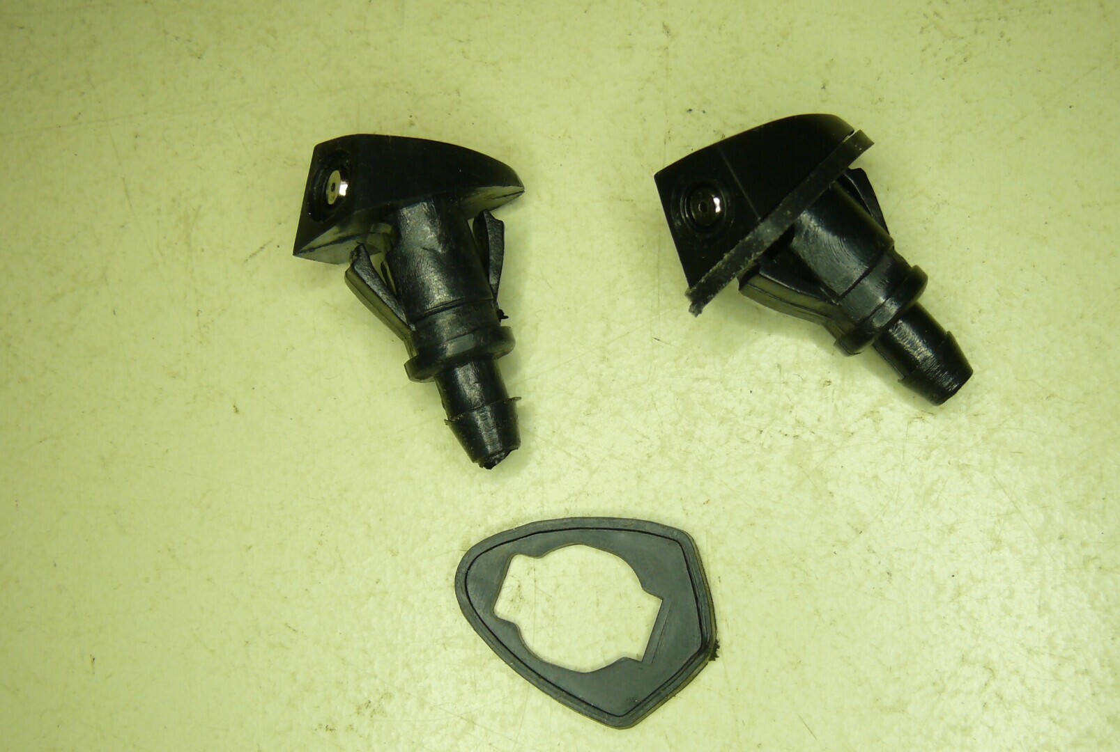 Ruitensproeierkop links en rechts  (set van 2 stuks)